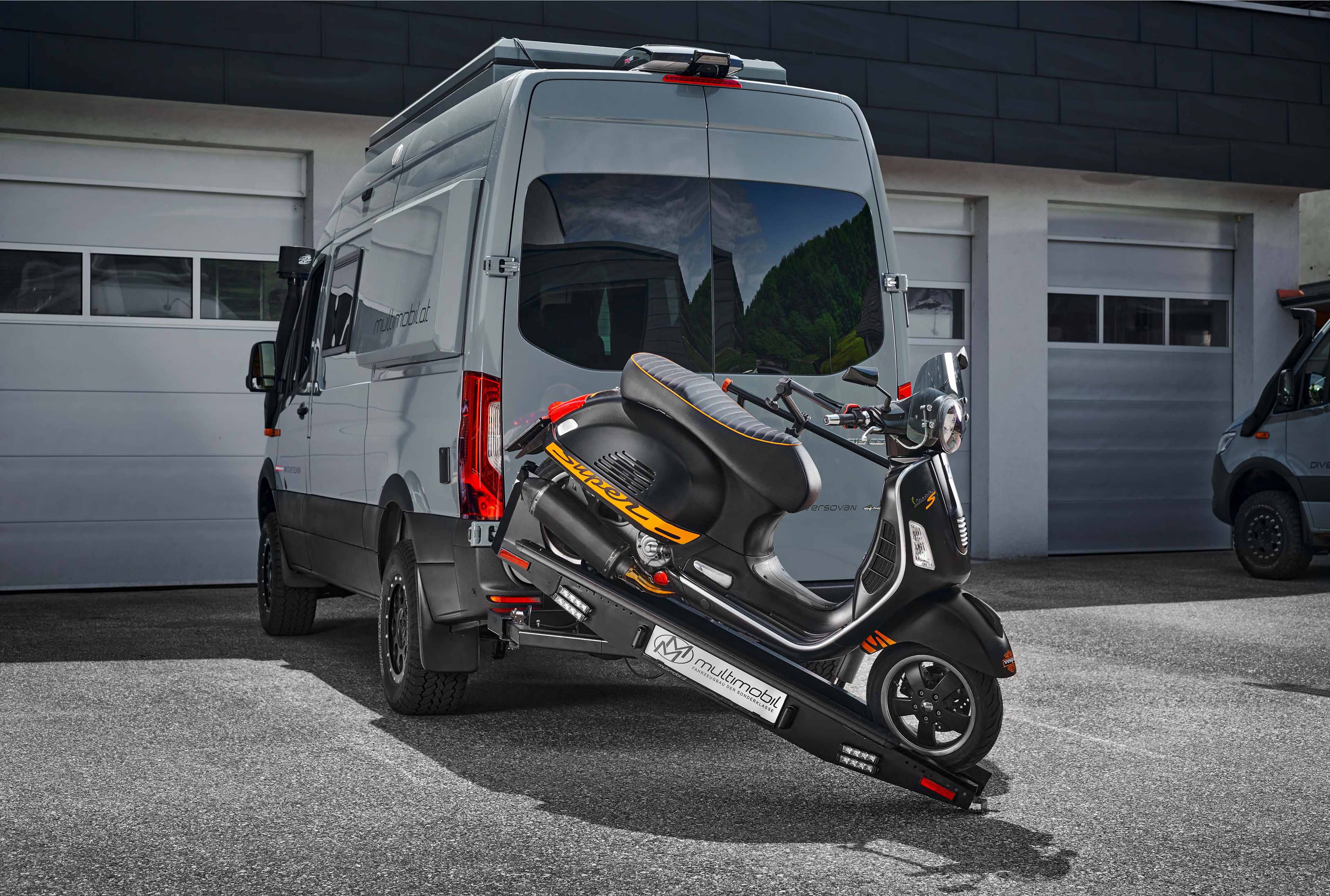 Multimobil Porta Pacchi Hecklastenträger Premium mit LED Beleuchtung
